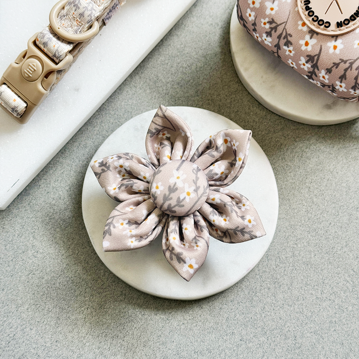 Nude Flowers Collar Flower