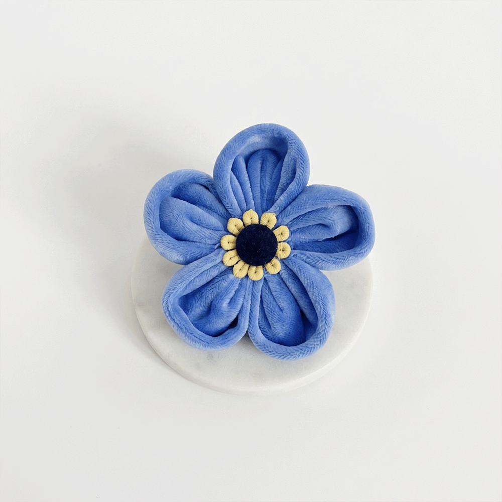 Blue Collar Flower for dogs that can be attached to a Harness or Collar with velcro.
